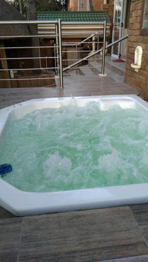 Menlyn Mews Guesthouse